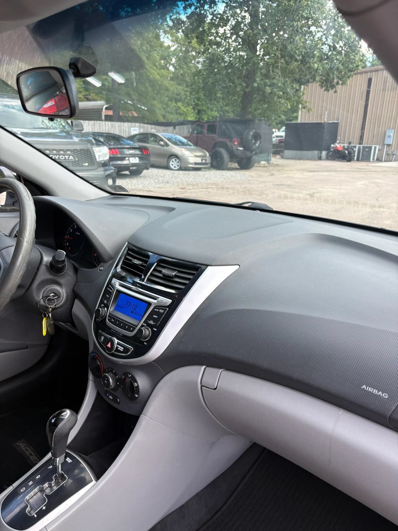 Used 2014 Hyundai Accent GLS w/ Option Group 2 FWD image 35