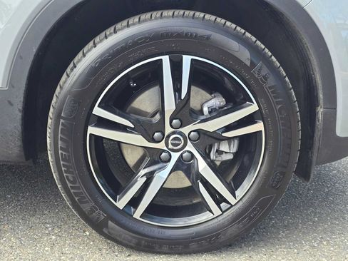 Used 2026 Volvo XC40 B5 Core w/ Climate Package AWD/4WD image 9