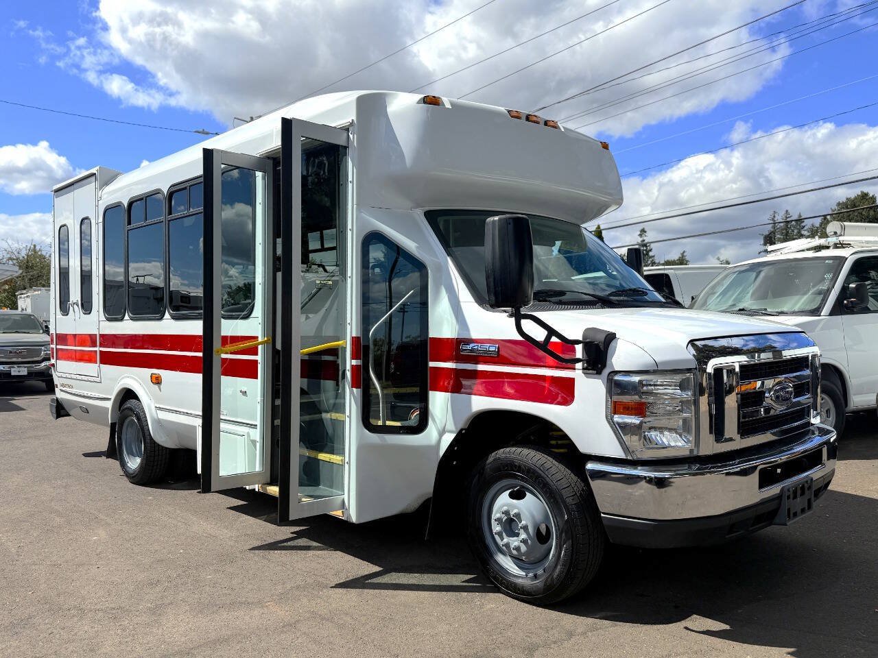 Used 2016 Ford E-450 and Econoline 450 Super Duty w/ Shuttle Bus Prep Package RWD image 1