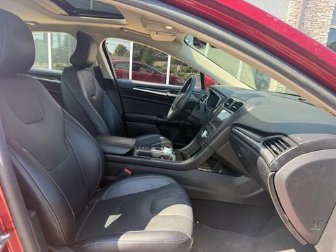 Used 2019 Ford Fusion Titanium FWD image 13
