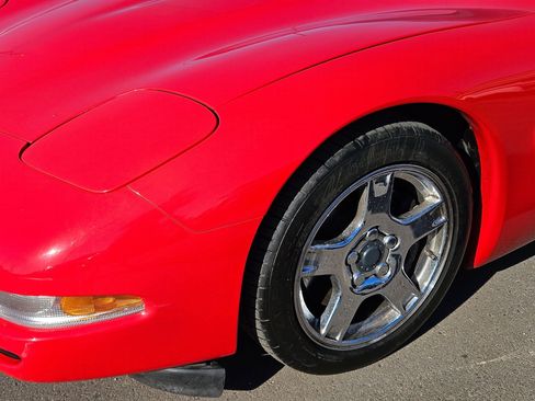 Used 1999 Chevrolet Corvette Convertible w/ Performance Handling Pkg image 11