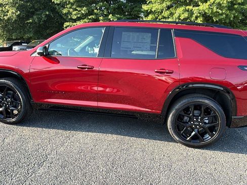 New 2026 Chevrolet Traverse RS w/ LPO, Floor Liner Package AWD/4WD image 12