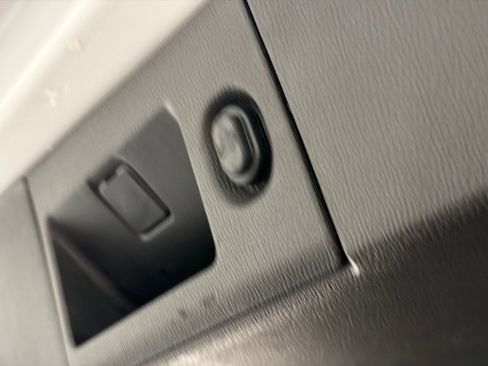 Used 2018 Cadillac Escalade Luxury RWD image 10