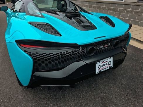 Used 2025 McLaren Artura Spider image 12
