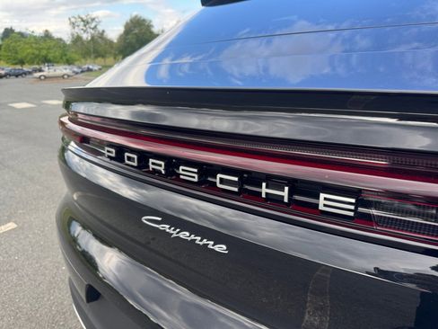 Certified 2025 Porsche Cayenne Coupe AWD/4WD image 14
