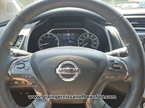 Used 2021 Nissan Murano SL FWD image 11