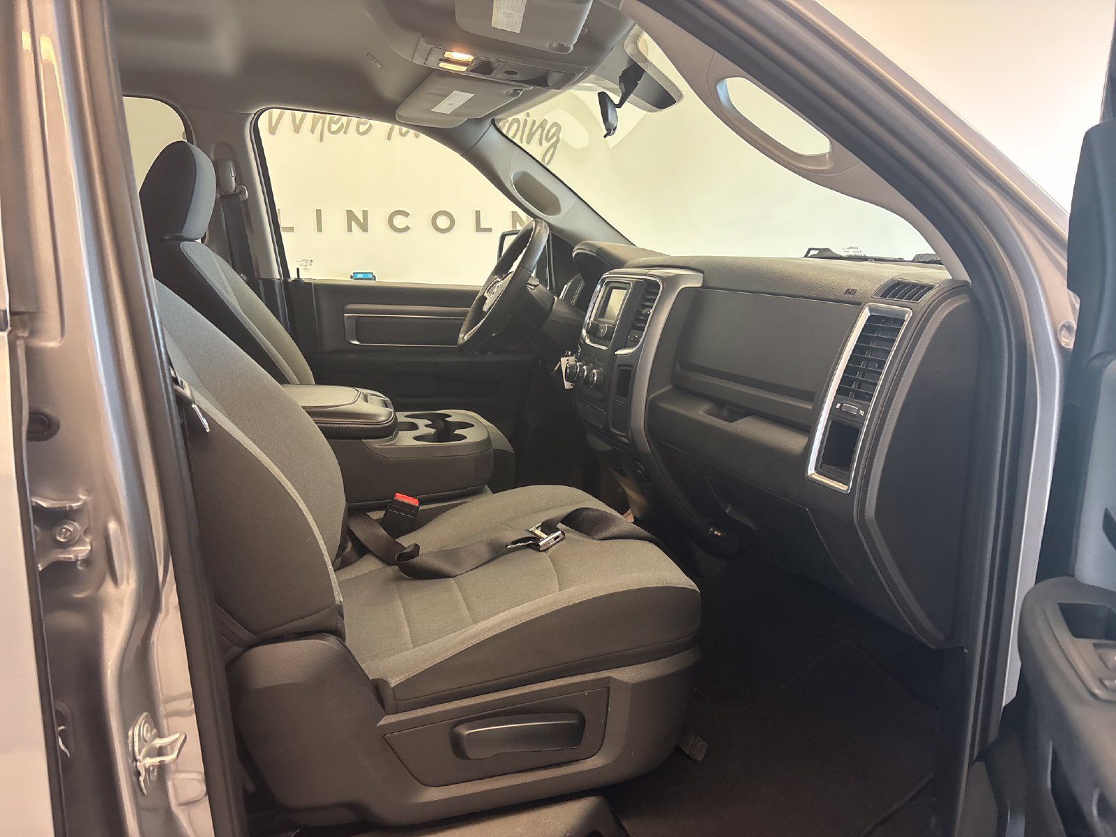 Used 2022 RAM 1500 Classic SLT RWD image 7