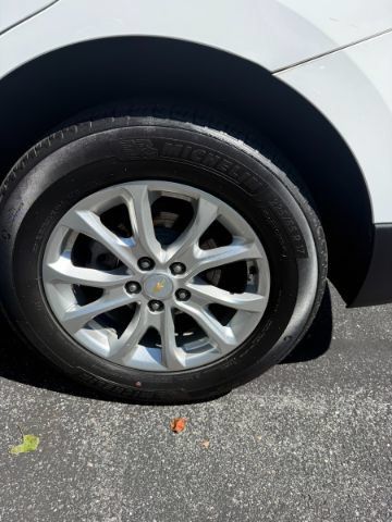 Used 2021 Chevrolet Equinox LS FWD image 35