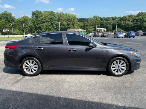 Used 2017 Kia Optima LX w/ Option Group 014 FWD image 5