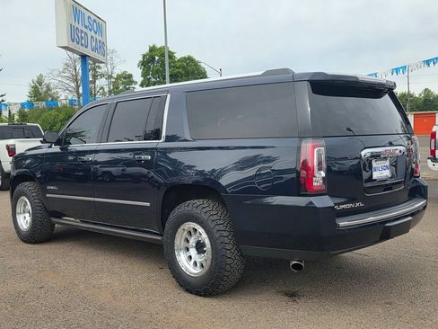 Used 2019 GMC Yukon XL Denali w/ Denali Ultimate Package AWD/4WD image 2