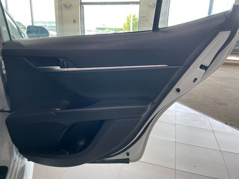 Used 2024 Toyota Camry SE image 20