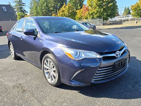 Used 2016 Toyota Camry XLE image 7
