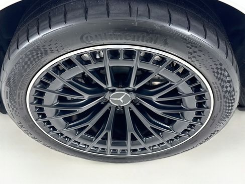 Used 2025 Mercedes-Benz GLC 43 AMG 4MATIC image 32