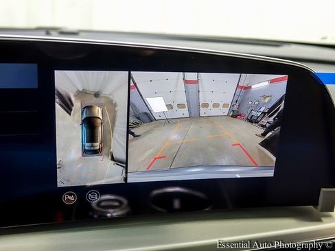 New 2025 Cadillac Lyriq Luxury image 15