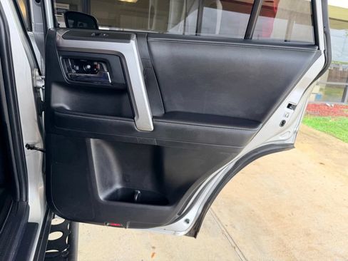 Used 2021 Toyota 4Runner SR5 AWD/4WD image 32