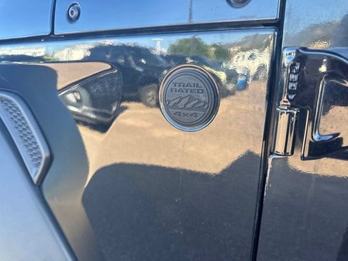 Used 2018 Jeep Wrangler Unlimited Sport AWD/4WD image 17