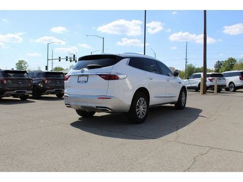 Used 2024 Buick Enclave Essence w/ LPO, Cargo Package FWD image 5