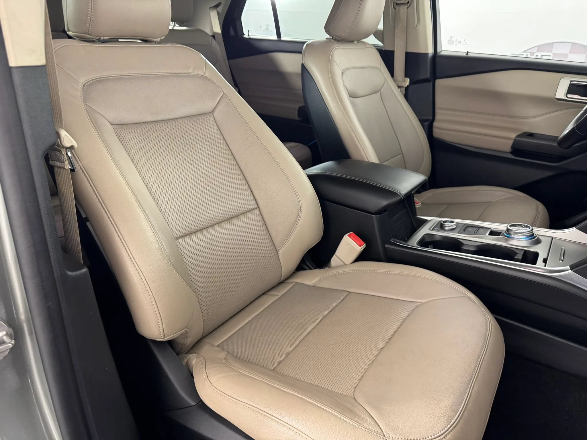 Used 2020 Ford Explorer Limited AWD/4WD image 35