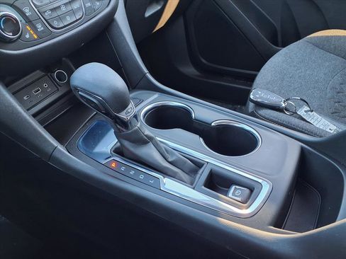 Used 2024 Chevrolet Equinox LT image 8