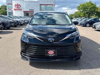 Used 2025 Toyota Sienna LE AWD/4WD video 2