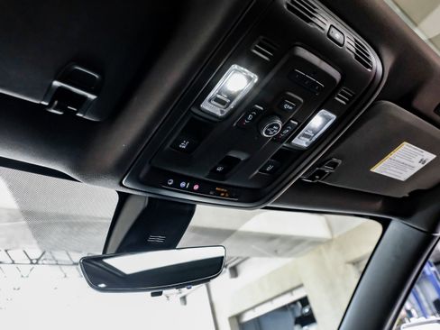 Used 2021 GMC Yukon Denali w/ Denali Premium Package image 35