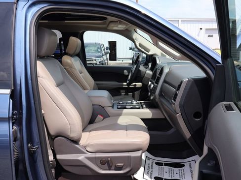 Used 2020 Ford Expedition XLT w/ Equipment Group 202A AWD/4WD image 29