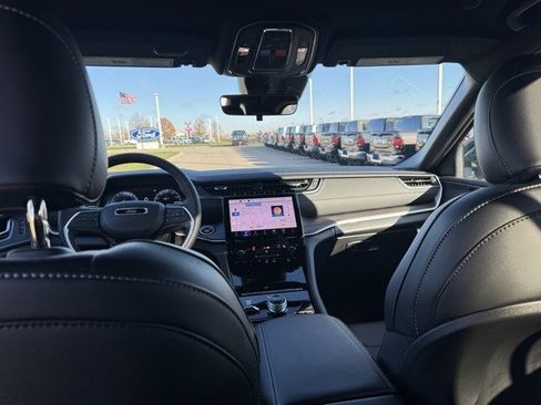 New 2025 Jeep Grand Cherokee Limited image 29