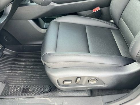 New 2026 Chevrolet Equinox LT w/ Convenience Package II image 7