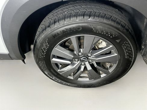 Used 2025 Nissan Pathfinder SV FWD image 11