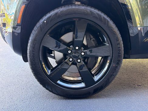 New 2026 Land Rover Defender 110 X-Dynamic SE image 13