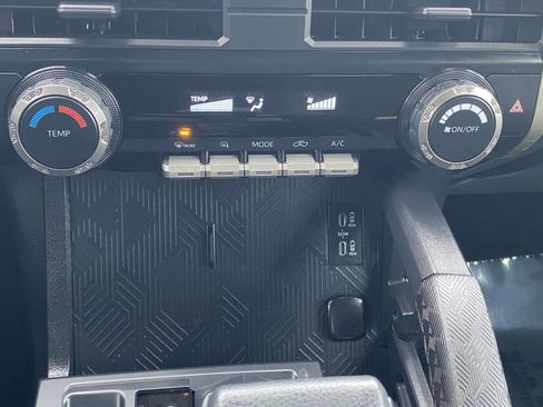 Used 2025 Toyota Tacoma SR image 27