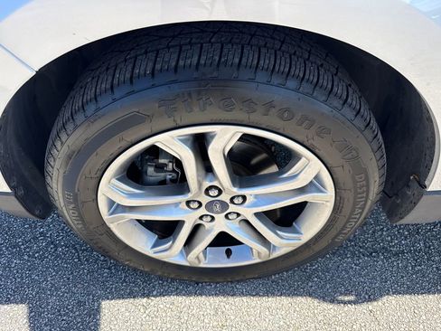Used 2016 Ford Edge Titanium w/ Technology Package FWD image 11