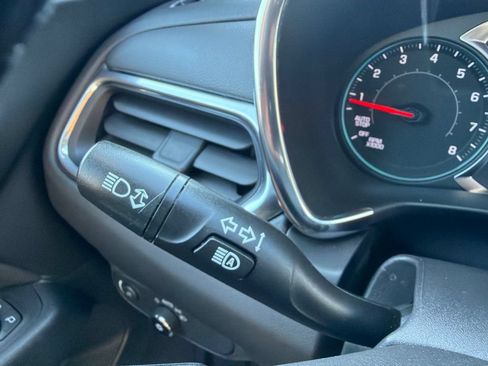 Used 2022 Chevrolet Equinox LT FWD image 22