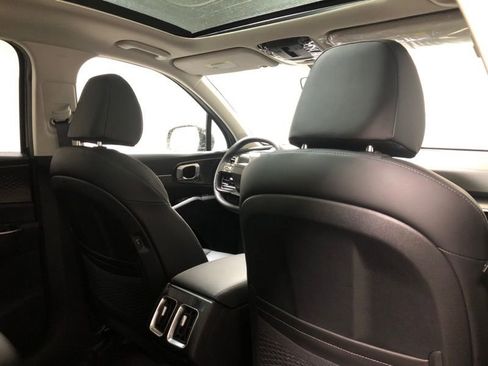 New 2026 Kia Sorento S w/ S Panoramic Sunroof Package FWD image 11