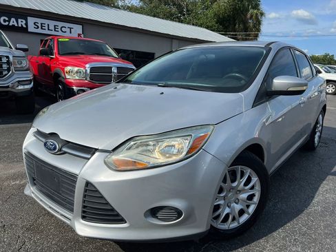 Used 2014 Ford Focus SE FWD image 1