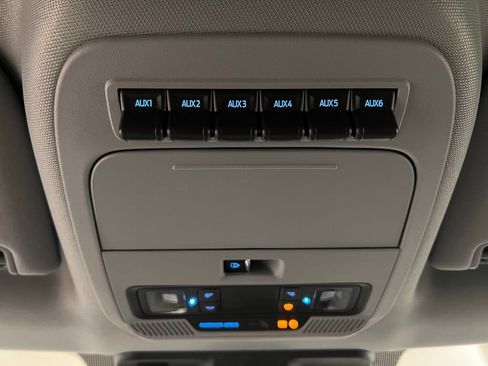 New 2026 Ford F550 4x4 Crew Cab image 21