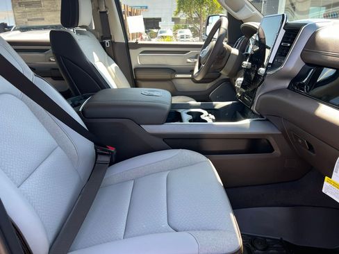 New 2026 RAM 1500 Laramie AWD/4WD image 13