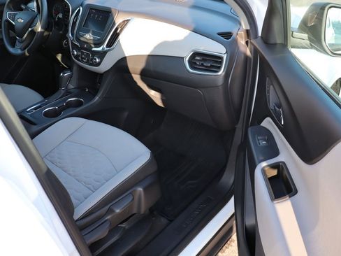 Used 2020 Chevrolet Equinox L image 40