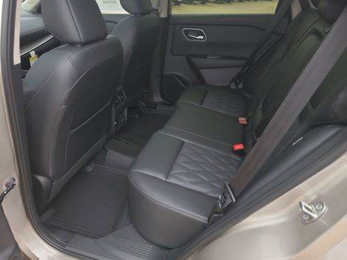 New 2026 Nissan Rogue Platinum AWD/4WD image 9