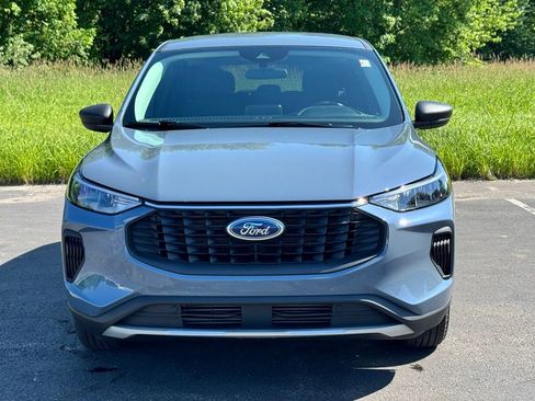 Certified 2025 Ford Escape Active w/ Cold Weather Package FWD image 3