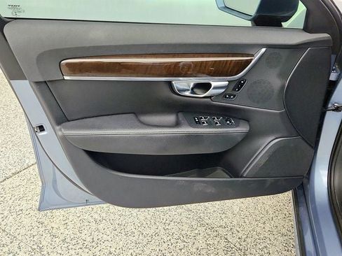 Used 2019 Volvo S90 T5 Momentum FWD image 11