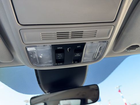 Used 2025 Honda Odyssey Touring image 29