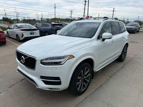 Used 2018 Volvo XC90 T6 Momentum w/ Convenience Package AWD/4WD image 5