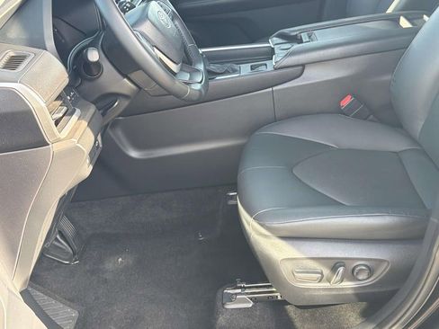 Certified 2025 Toyota Grand Highlander FWD image 24