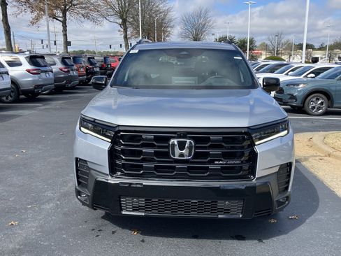 New 2026 Honda Pilot Black Edition image 3