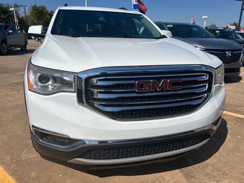 Used 2018 GMC Acadia SLT image 2