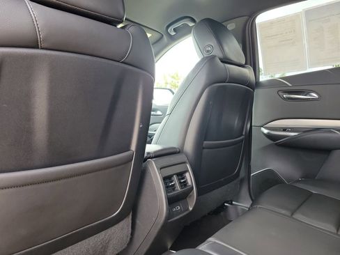 Used 2020 Cadillac XT4 Premium Luxury image 12