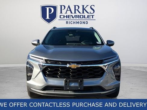 Certified 2025 Chevrolet Trax LT w/ Driver Confidence Package image 2