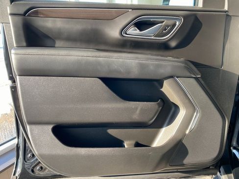 Used 2023 GMC Yukon SLE w/ Gmc Pro Safety Plus Package image 8