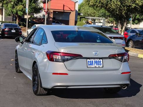 Used 2025 Honda Civic Sport image 12